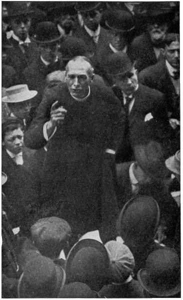 BISHOP OF LONDON PREACHING IN WALL STREET NEW YORK