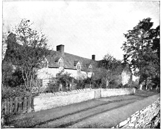 OLD HOUSE AT WILMECOTE, BY SOME SUPPOSED TO BE ROBERT
ARDEN'S