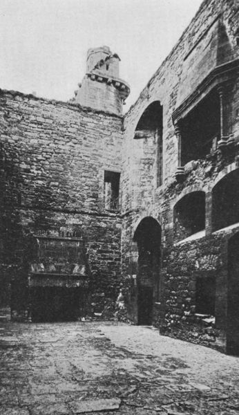 DRAWING-ROOM, LINLITHGOW PALACE, WHERE QUEEN
MARY WAS BORN.